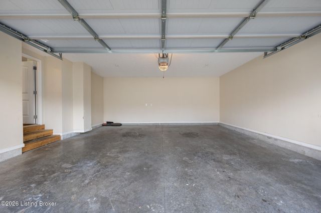 4000 Emerald Spring Pl, Louisville, KY 40245