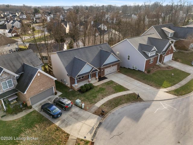4000 Emerald Spring Pl, Louisville, KY 40245