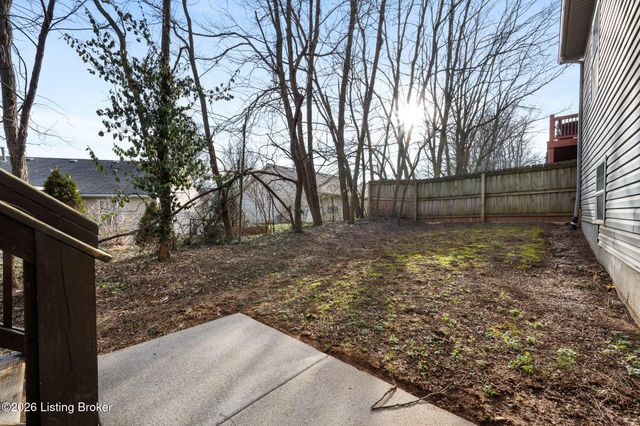 4000 Emerald Spring Pl, Louisville, KY 40245