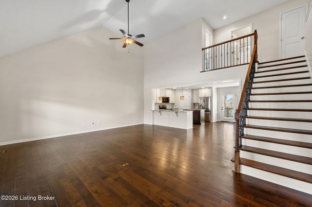 4000 Emerald Spring Pl, Louisville, KY 40245