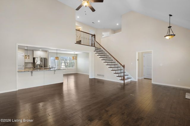 4000 Emerald Spring Pl, Louisville, KY 40245