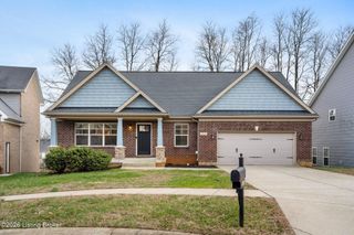 4000 Emerald Spring Pl, Louisville, KY 40245