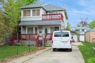 2614 W Morse Avenue, Chicago, IL 60645
