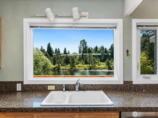 516 72nd Street SE, Everett, WA 98203