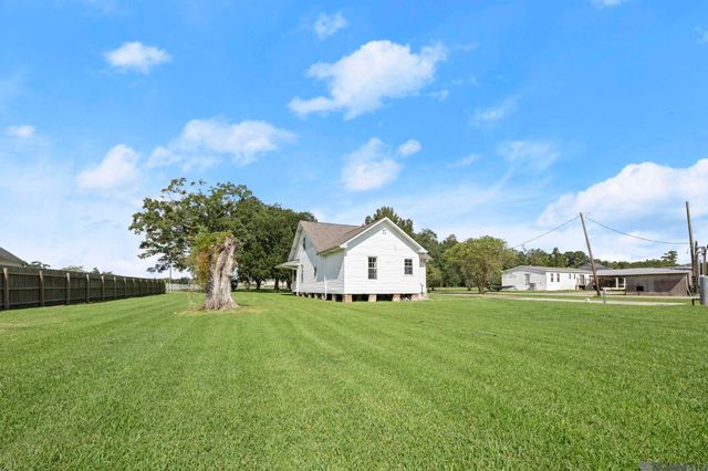 8326 La Hwy 941, Gonzales, LA 70737