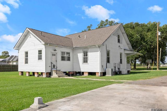 8326 La Hwy 941, Gonzales, LA 70737