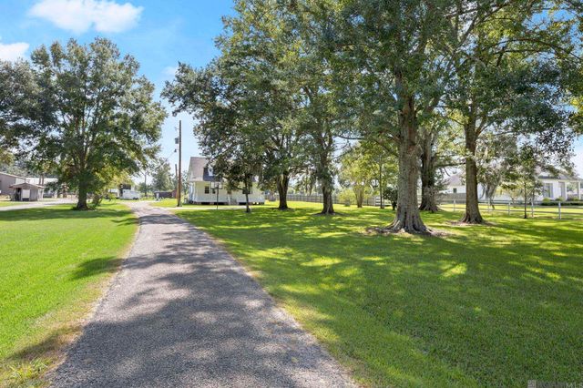 8326 La Hwy 941, Gonzales, LA 70737