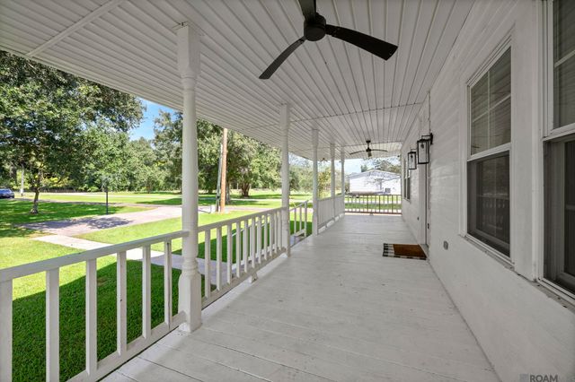 8326 La Hwy 941, Gonzales, LA 70737