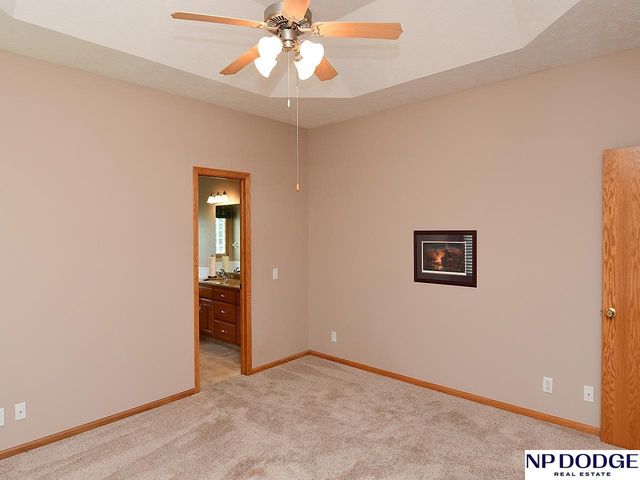 909 Killarney Drive, Papillion, NE 68046