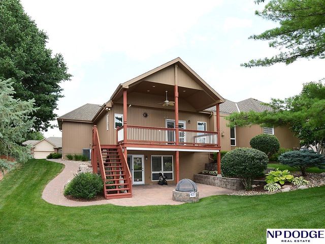 909 Killarney Drive, Papillion, NE 68046