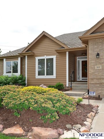 909 Killarney Drive, Papillion, NE 68046