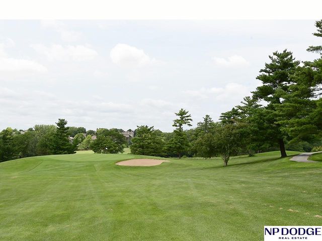 909 Killarney Drive, Papillion, NE 68046