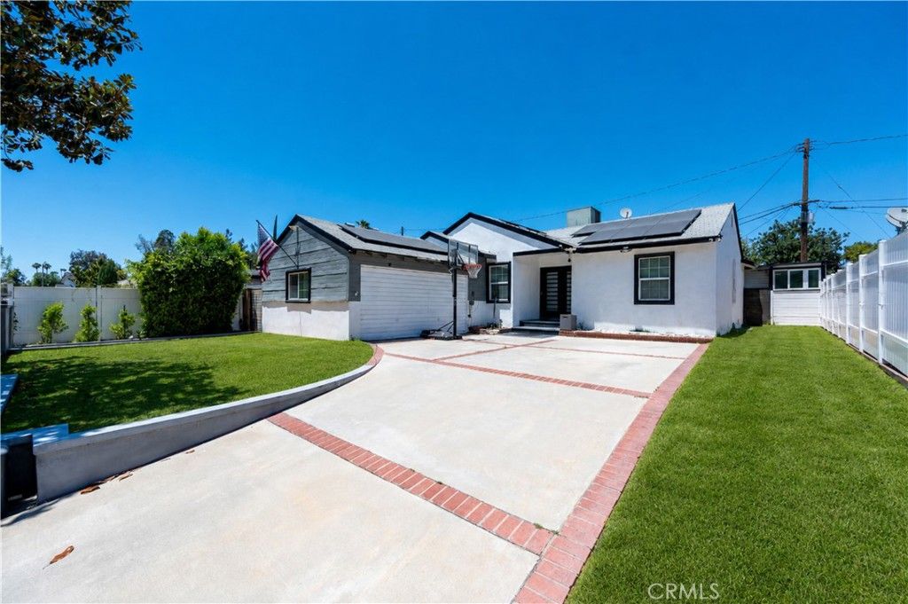12521 Stagg Street, North Hollywood, CA 91605 — exterior