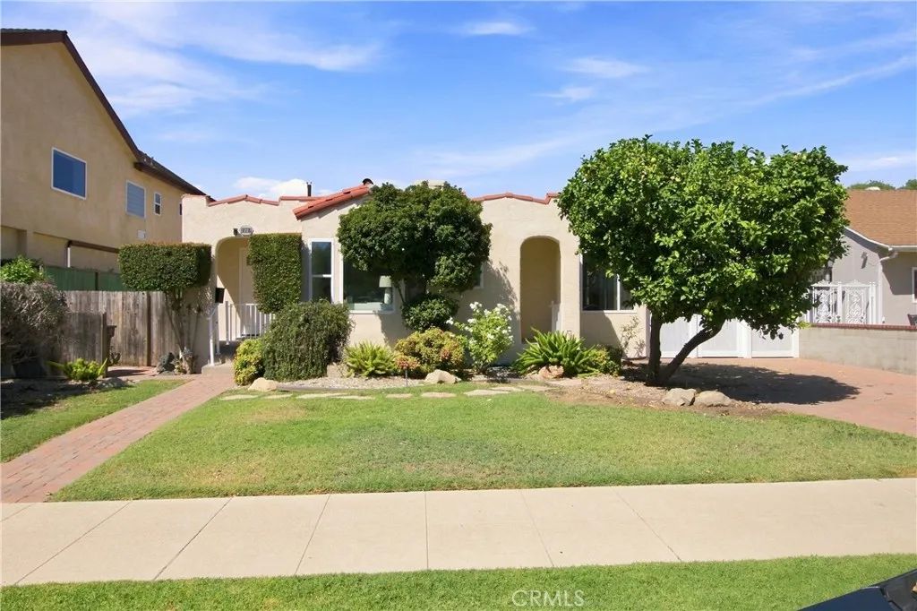 2207 N Lamer Street, Burbank, CA 91504