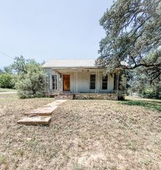 306 S Cypress Street, Brady, TX 76825