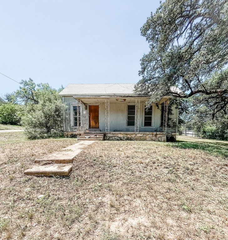 306 S Cypress Street, Brady, TX 76825