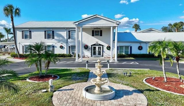 216 Captains WALK, North Fort Myers, FL 33917