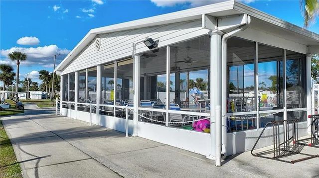 216 Captains WALK, North Fort Myers, FL 33917