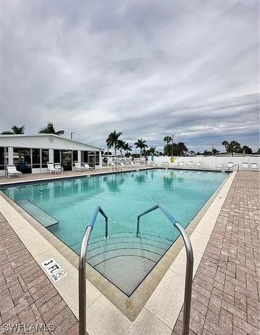 216 Captains WALK, North Fort Myers, FL 33917