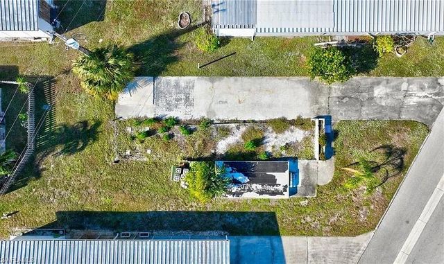 216 Captains WALK, North Fort Myers, FL 33917