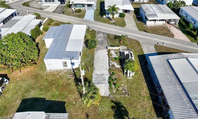 216 Captains WALK, North Fort Myers, FL 33917