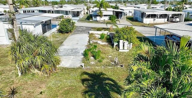 216 Captains WALK, North Fort Myers, FL 33917