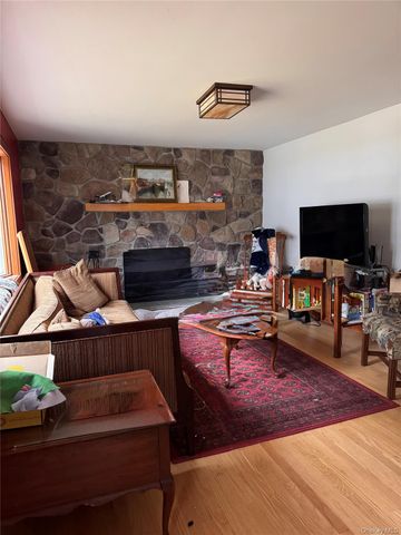 57 Swannekin Road, Blauvelt, NY 10913