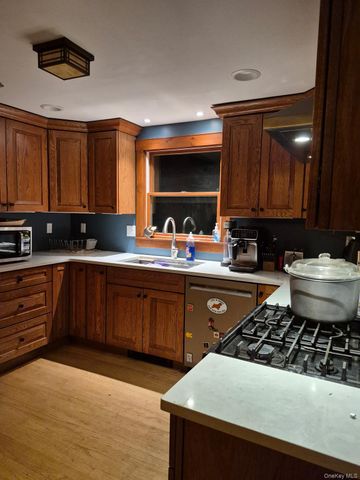 57 Swannekin Road, Blauvelt, NY 10913