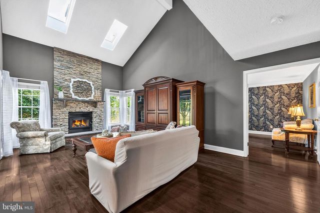 3 SHANNON WAY, Flemington, NJ 08822