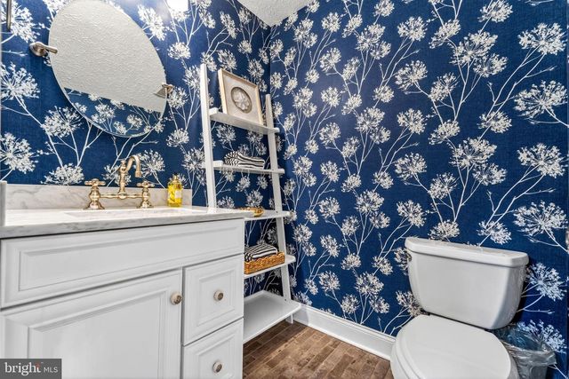 3 SHANNON WAY, Flemington, NJ 08822