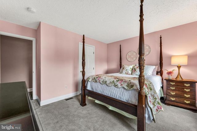 3 SHANNON WAY, Flemington, NJ 08822