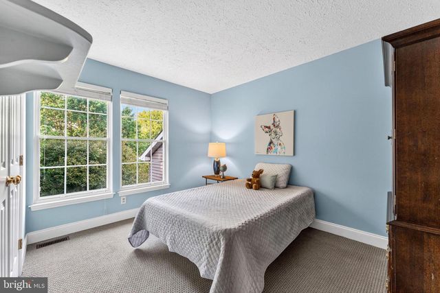 3 SHANNON WAY, Flemington, NJ 08822