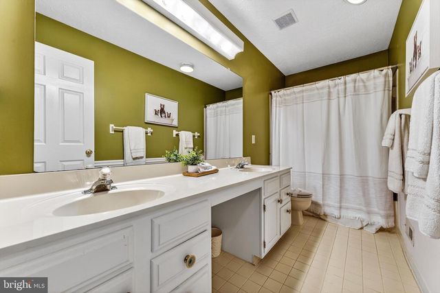 3 SHANNON WAY, Flemington, NJ 08822