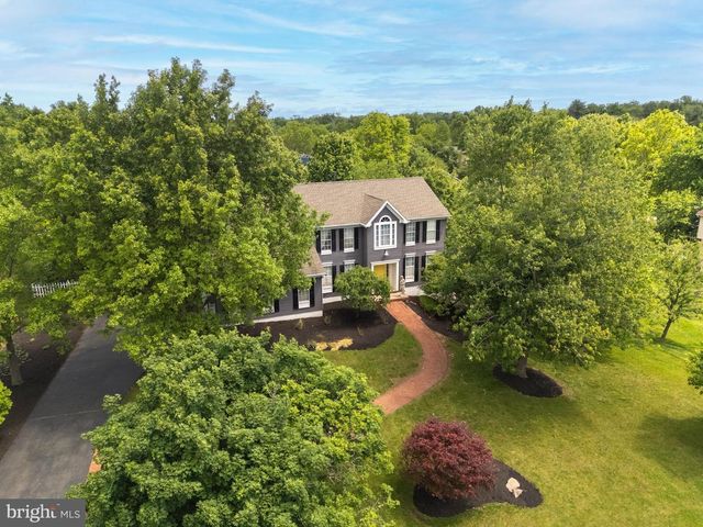 3 SHANNON WAY, Flemington, NJ 08822