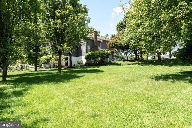 3 SHANNON WAY, Flemington, NJ 08822