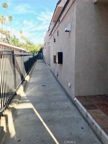 14253 Gilmore Street A, Van Nuys, CA 91401