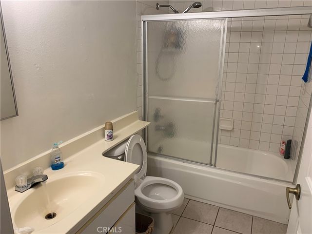 14253 Gilmore Street A, Van Nuys, CA 91401