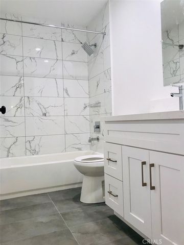 14253 Gilmore Street A, Van Nuys, CA 91401