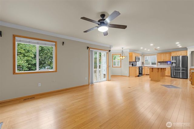3918 Norpoint Way NE, Tacoma, WA 98422