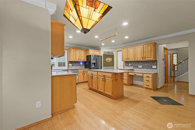 3918 Norpoint Way NE, Tacoma, WA 98422