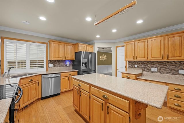 3918 Norpoint Way NE, Tacoma, WA 98422