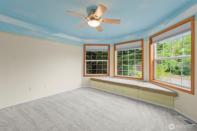 3918 Norpoint Way NE, Tacoma, WA 98422