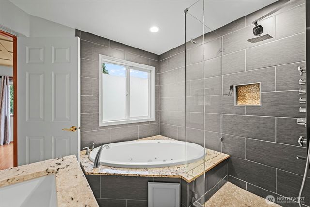 3918 Norpoint Way NE, Tacoma, WA 98422