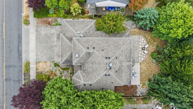3918 Norpoint Way NE, Tacoma, WA 98422