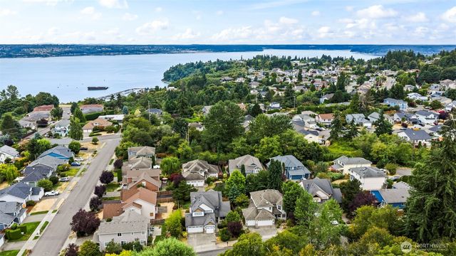 3918 Norpoint Way NE, Tacoma, WA 98422