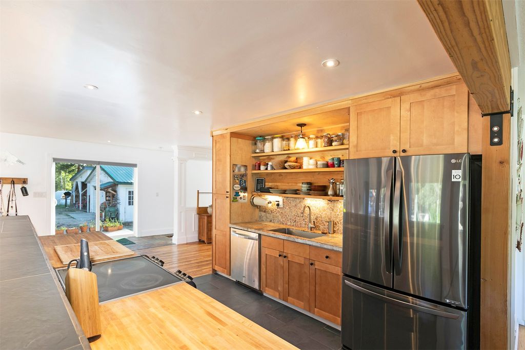 821 Fred Burr Road, Victor, MT 59875 photo 12