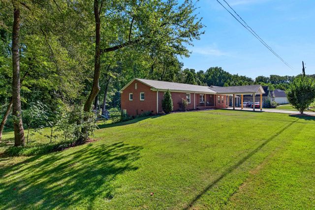222 Woodland Avenue, Inman, SC 29349