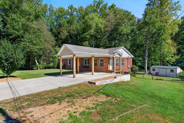 222 Woodland Avenue, Inman, SC 29349