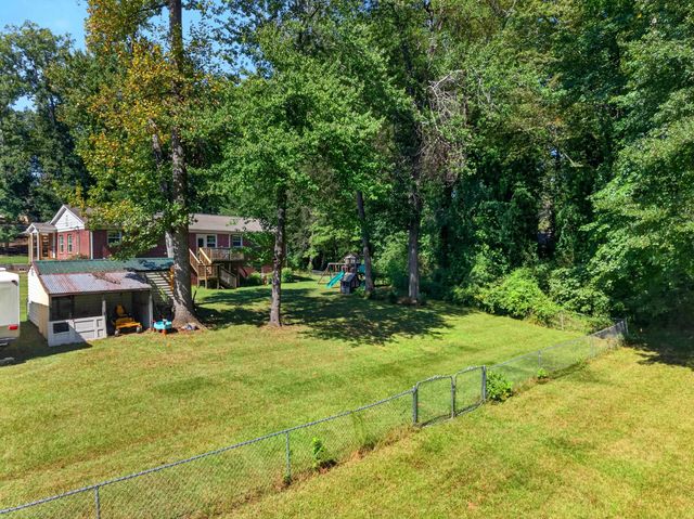 222 Woodland Avenue, Inman, SC 29349