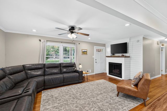 222 Woodland Avenue, Inman, SC 29349